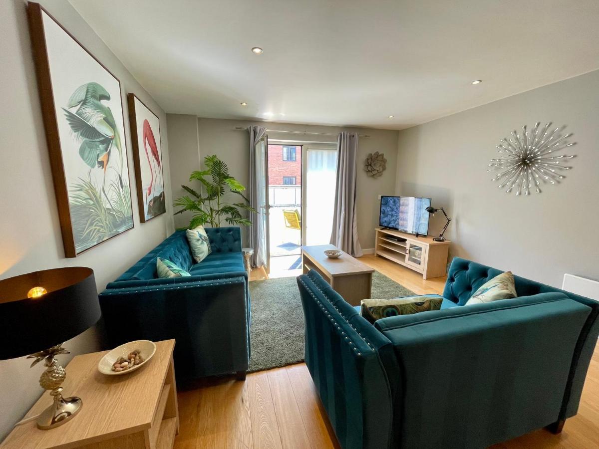 Stunning 2-Bed Town Centre Apartment - Hosted By Hutch Lifestyle Leamington Spa Exterior foto