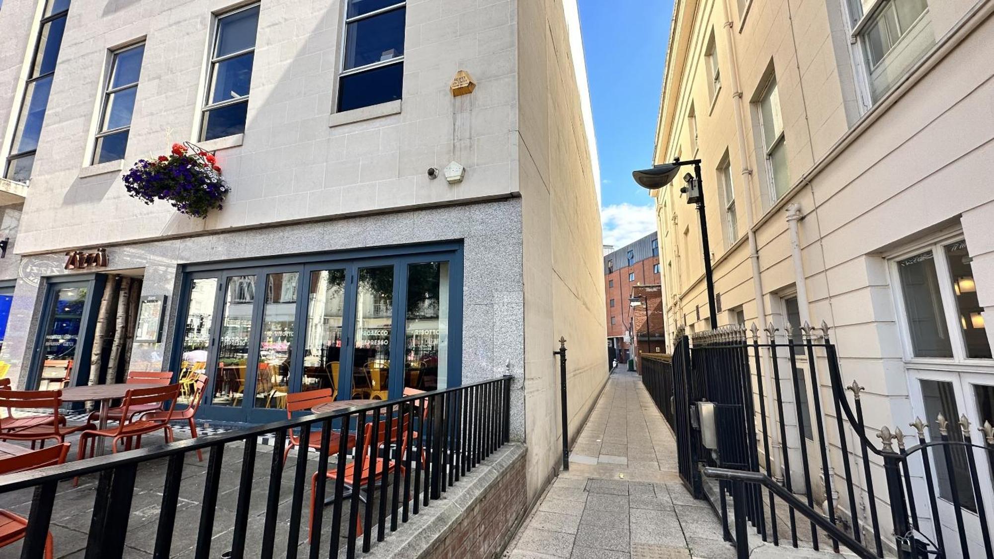 Stunning 2-Bed Town Centre Apartment - Hosted By Hutch Lifestyle Leamington Spa Exterior foto