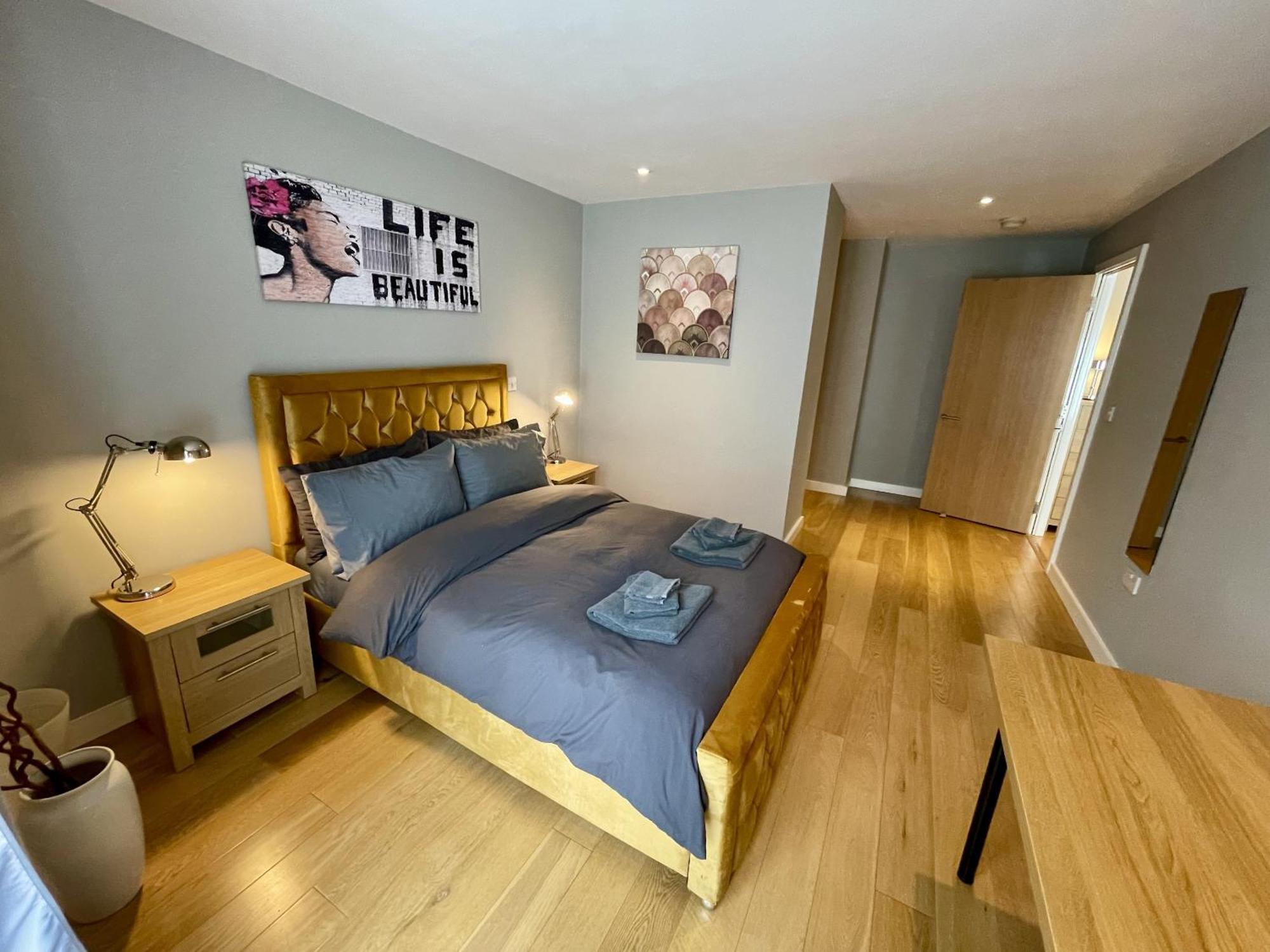 Stunning 2-Bed Town Centre Apartment - Hosted By Hutch Lifestyle Leamington Spa Exterior foto