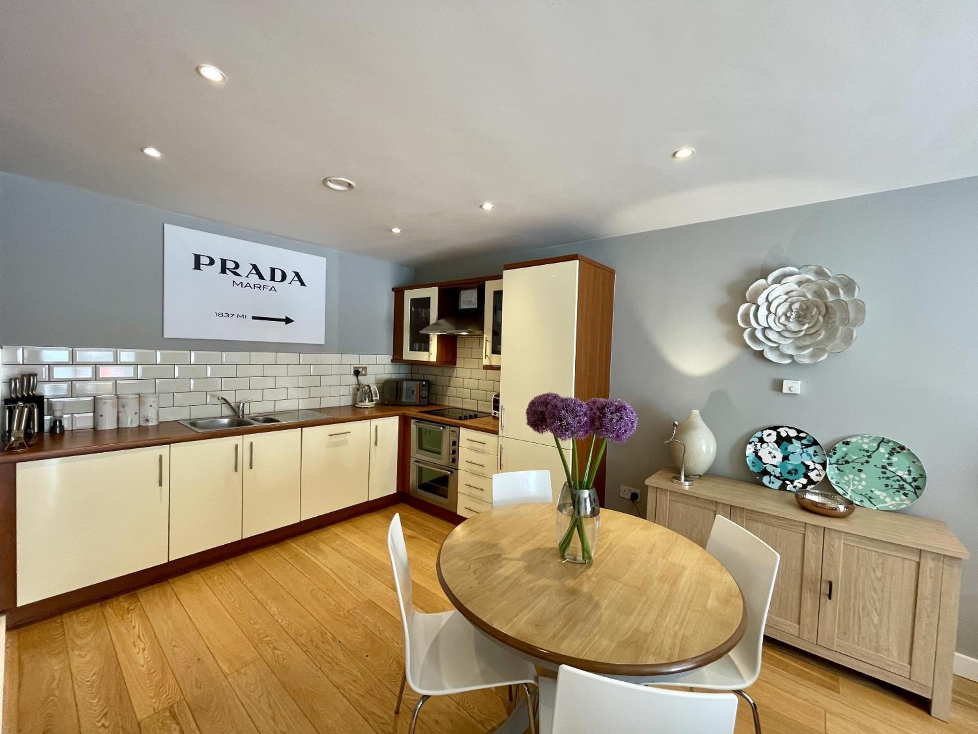 Stunning 2-Bed Town Centre Apartment - Hosted By Hutch Lifestyle Leamington Spa Exterior foto